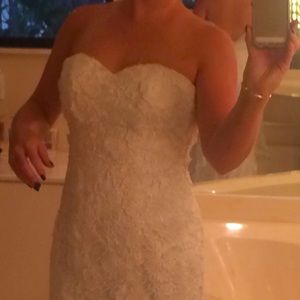Never worn lace mermaid wedding dress